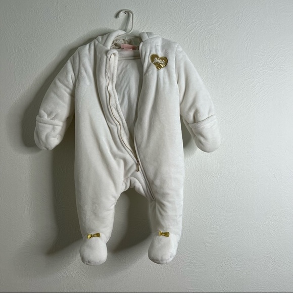 Juicy Couture Bunting Suit size 6-9 months - Picture 10 of 13